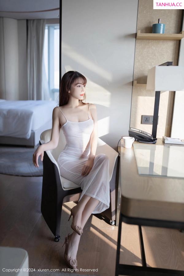 陆萱萱  [XiuRen]高清写真图 2024.02.22 No.8131 陆萱萱 美腿性感第5张图片